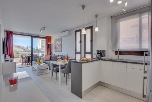 Modern 2 Bedroomed Apartment Los Cristianos Center