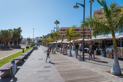 Modern 2 Bedroomed Apartment Los Cristianos Center