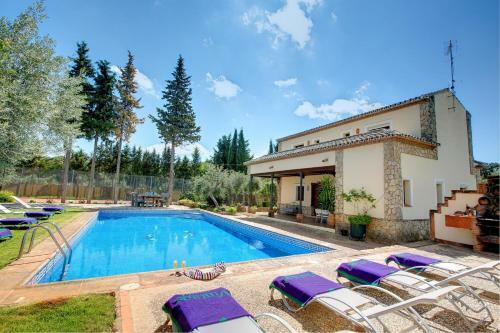 Arriate Villa Sleeps 8