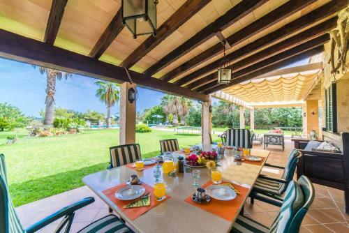 Arta Villa Sleeps 8 Pool Air Con Wifi