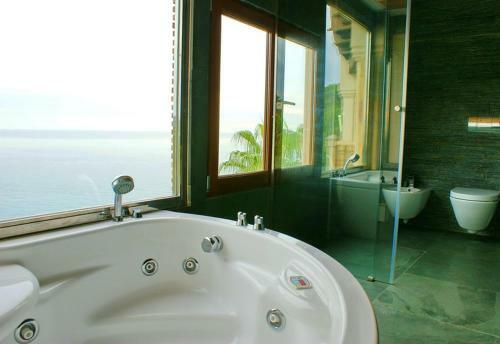 Villa Aqua