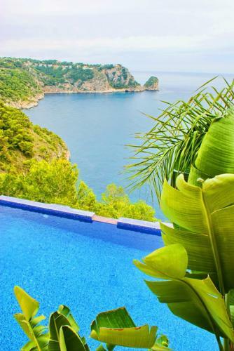 Villa Aqua