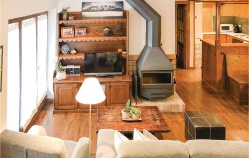 Three-bedroom Apartment In Bellver De Cerdanya
