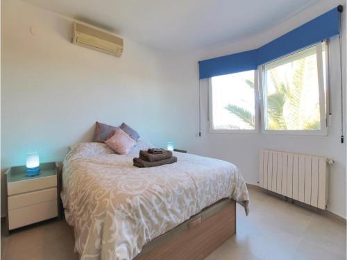 Four-bedroom Holiday Home In Benidoleig