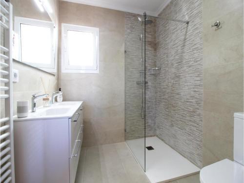 Four-bedroom Holiday Home In Benidoleig
