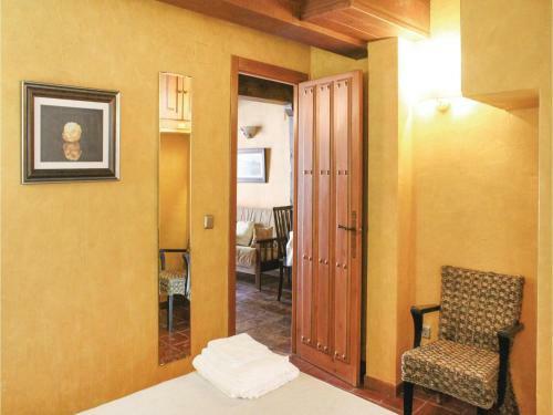 Two-bedroom Apartment In Cabezuela Del Valle