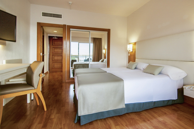 Hotel Globales Cala Vi�as Adults Only +16