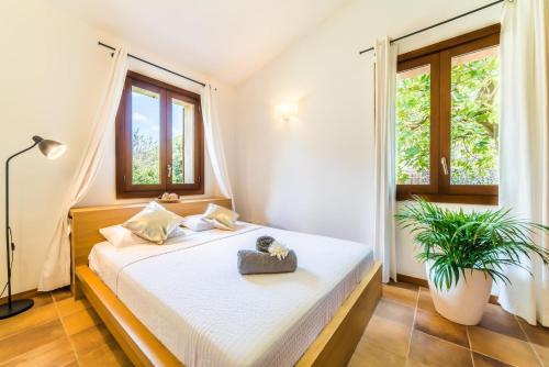 Campanet Villa Sleeps 4 Pool Air Con Wifi