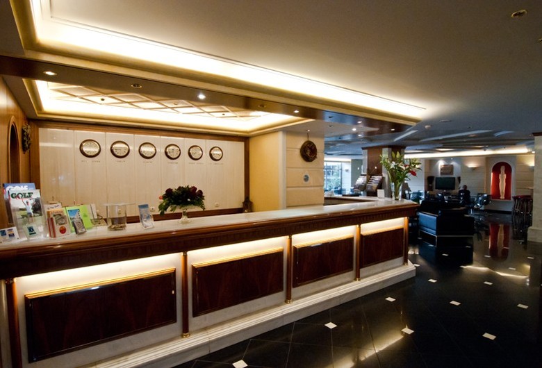 Oasis Hotel Apartments