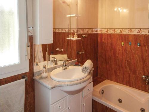 Six-bedroom Holiday Home In Caravaca