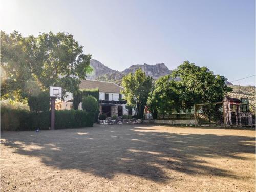 Seven-bedroom Holiday Home In Carcabuey