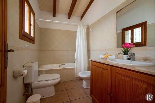 Cas Concos Villa Sleeps 11 Pool Air Con
