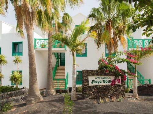 Costa Teguise Apartment Sleeps 2 Pool Wifi