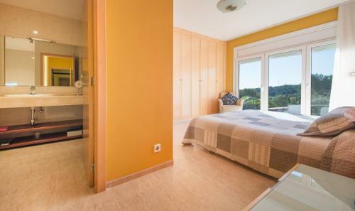 R48 Casa Mas Trader