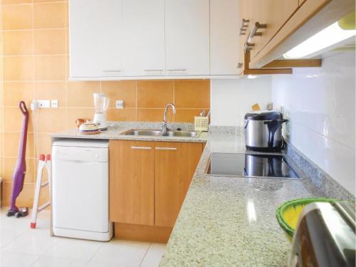 Four-bedroom Apartment In Cubelles