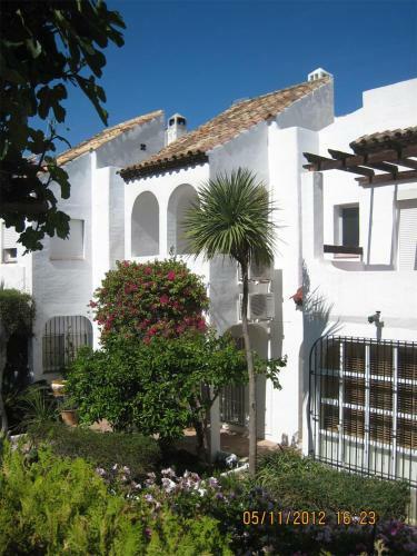 Beautiful Townhouse For 5 Persons, With Swimming Pool