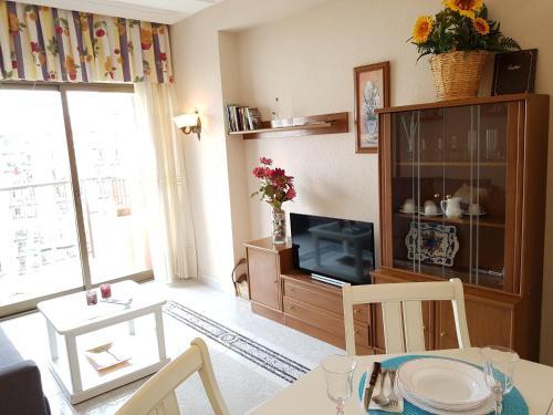Apartamento Sky-high Seaside Getaway In Fuengirola!
