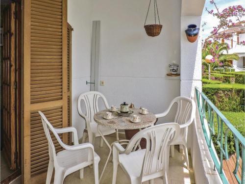 Three-bedroom Holiday Home In L`hospit. De L`infant