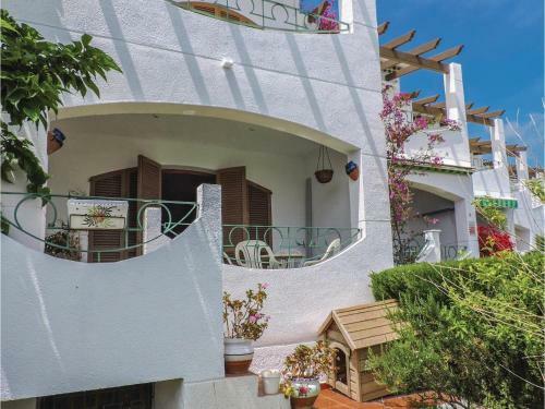 Three-bedroom Holiday Home In L`hospit. De L`infant