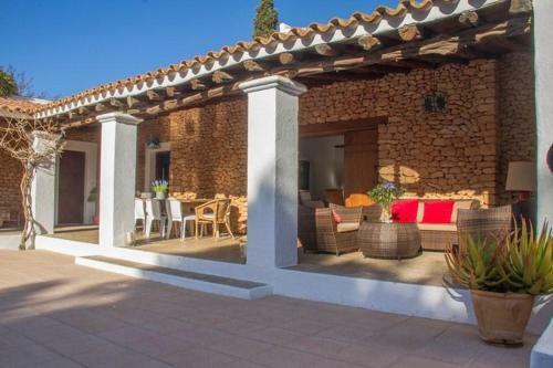 Ibiza Town Villa Sleeps 9 Pool Air Con Wifi