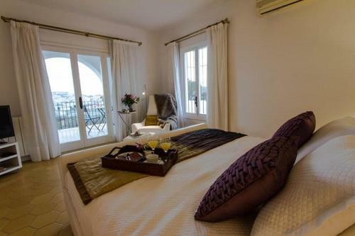 Ibiza Town Villa Sleeps 9 Pool Air Con Wifi