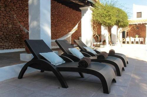 Ibiza Town Villa Sleeps 9 Pool Air Con Wifi