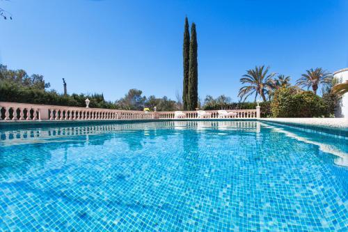 Orient - Excelent Villa In Marratx�