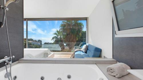 Lloret De Mar Villa Sleeps 8