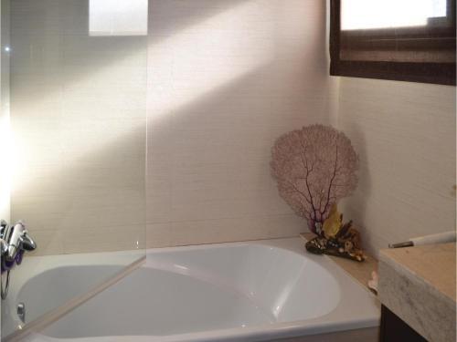 Four-bedroom Holiday Home In Lloret De Mar