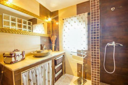 Lloseta Villa Sleeps 6 Pool Air Con Wifi