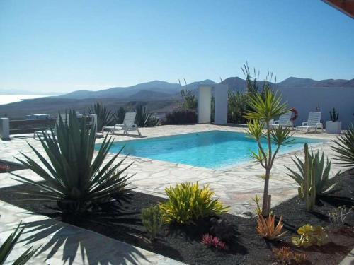 Macher Villa Sleeps 4 Pool Wifi
