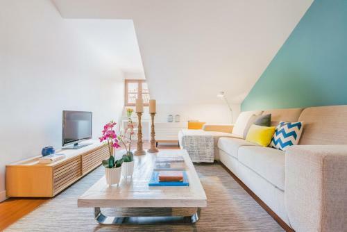 Home Club San Joaquin Apartments