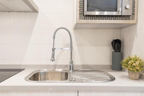 Urbe10 Premium Sanchez Pastor 1 Bedroom Apartment