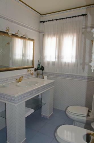 Villa With Pool Near The Beach
