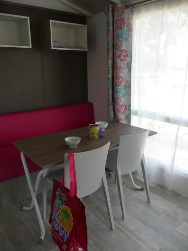 Camping Sunissim El Pla De Mar By Locatour
