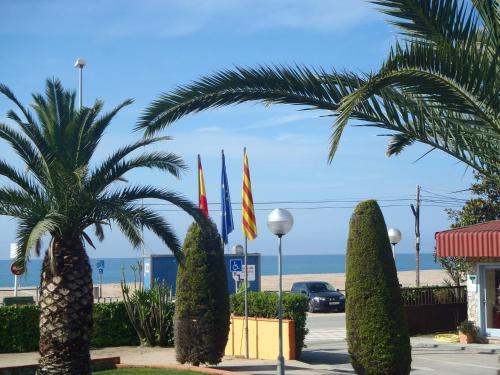 Camping Sunissim El Pla De Mar By Locatour