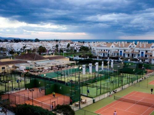Bonito Apartamento En Nueva Andalucia