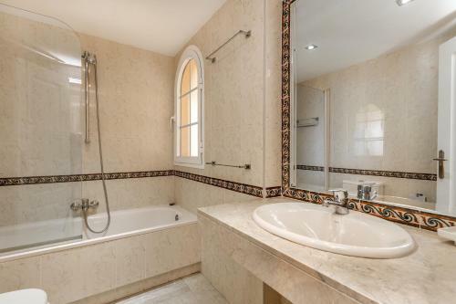 Apartamento 3 Bedroom Se�or�o De Aloha Marbella