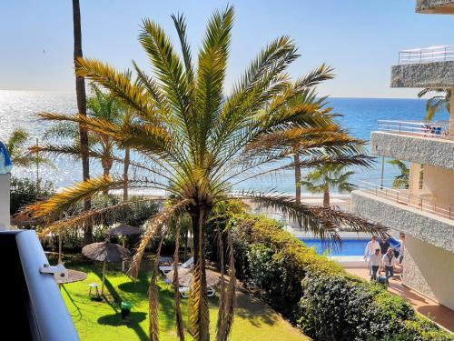Excellent One Bedroom Apartment With Sea Views