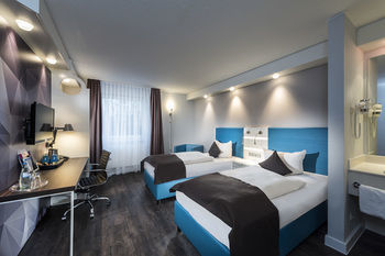 Hotel Balladins Superior Cologne Airport