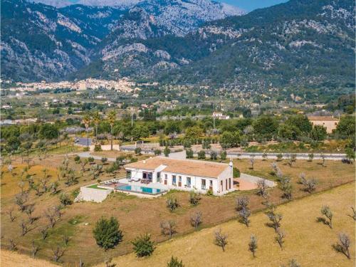 Four-bedroom Holiday Home In Moscari