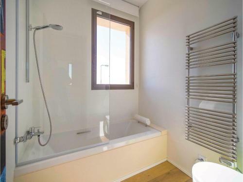 Four-bedroom Holiday Home In Moscari