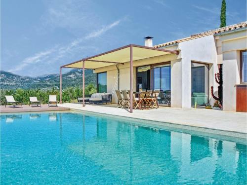 Four-bedroom Holiday Home In Moscari