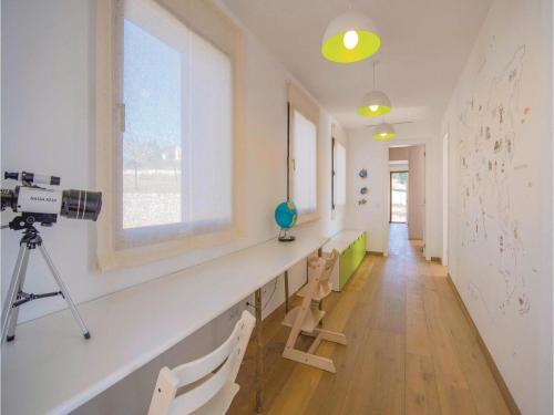Four-bedroom Holiday Home In Moscari