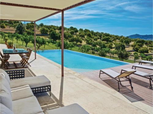 Four-bedroom Holiday Home In Moscari