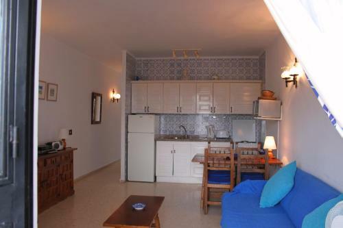 Apartamentos El Capistrano Nerja Guy P. Way