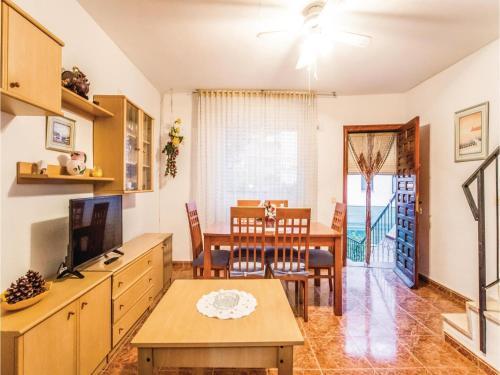 Three-bedroom Holiday Home In Oropesa Del Mar