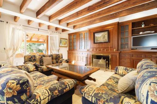 Palmanyola Villa Sleeps 7 Pool Air Con Wifi