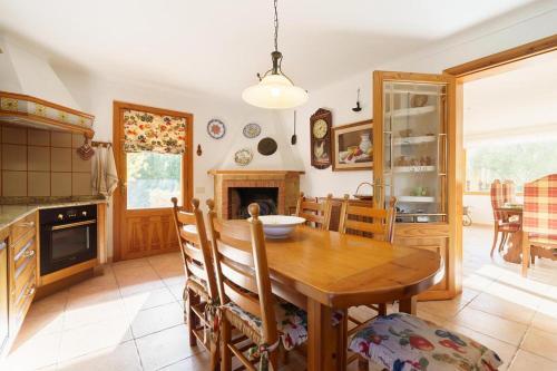 Palmanyola Villa Sleeps 7 Pool Air Con Wifi