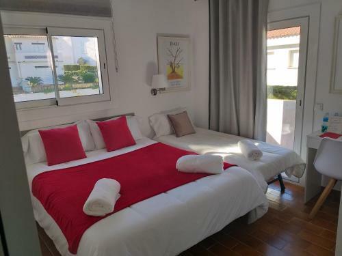 Hostal Art Villa S'agar� A 1000 M De La Playa